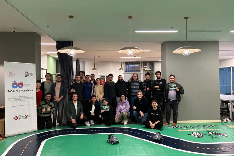 Tasarım Fabrikası-SkyLoop DeepRacer Yarışması